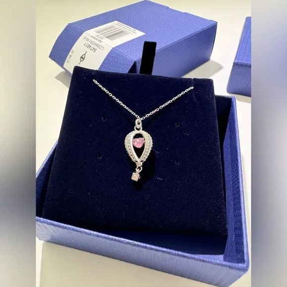 Swarovski into the sky Necklace - Picture 7 of 9